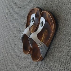 BIRKENSTOCK Gizeh Silver sandals slides thongs women's 7 men's 5